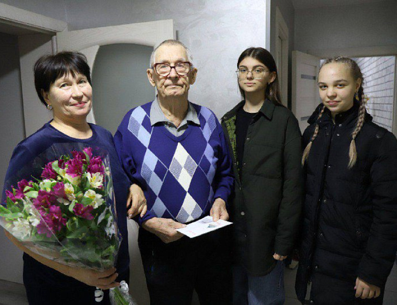 Молодежь города поздравила труженика тыла  ВОВ с 95-летним юбилеем