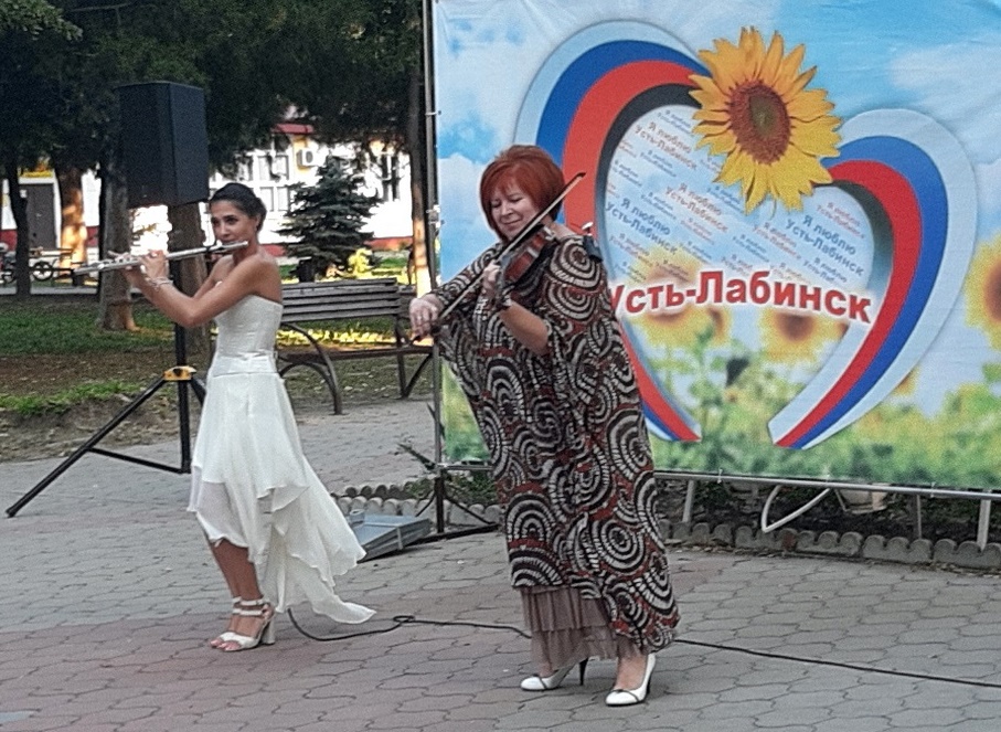 В Усть-Лабинске прошла творческая встреча с Эмилией Дулиной
