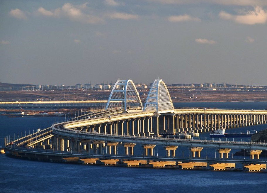 Железнодорожная часть Крымского моста поставлена на кадастровый учет