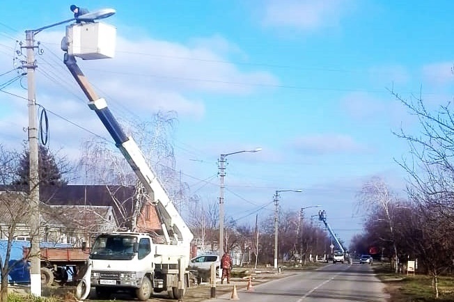 Еще 30 новых светильников появились на улицах Усть-Лабинска