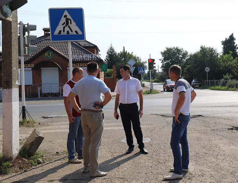 Глава города Станислав Гайнюченко провел рабочую встречу с подрядчиками 
