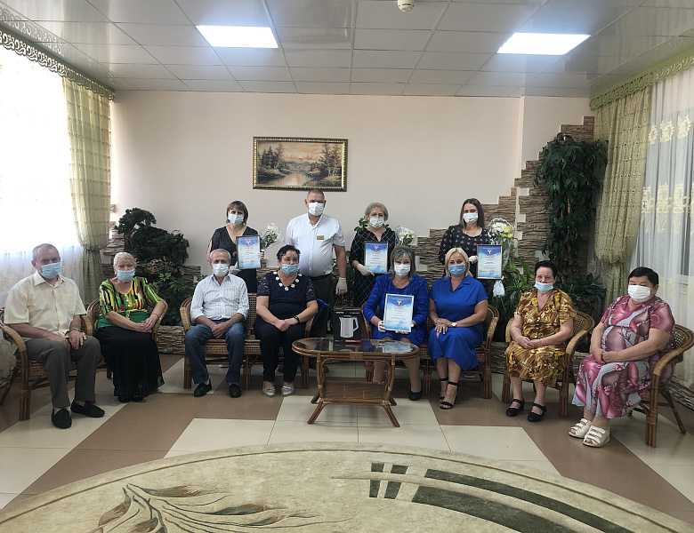 Учреждения Усть-Лабинска поздравили с юбилеем