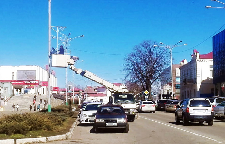 В Усть-Лабинске сняли новые светодиодные консоли