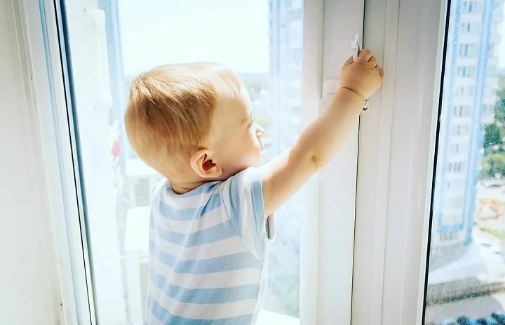 Открытое окно - опасность для ребенка