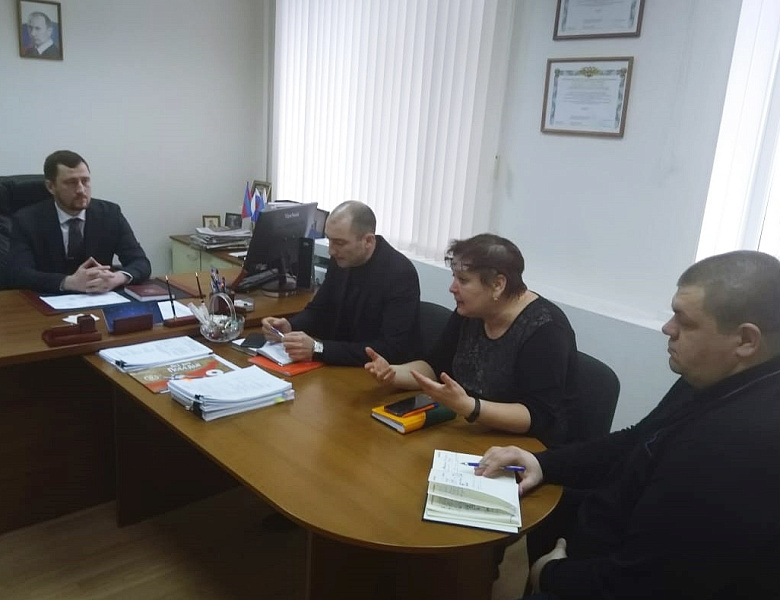 Совещание по вопросам украшения города прошло в администрации Усть-Лабинска