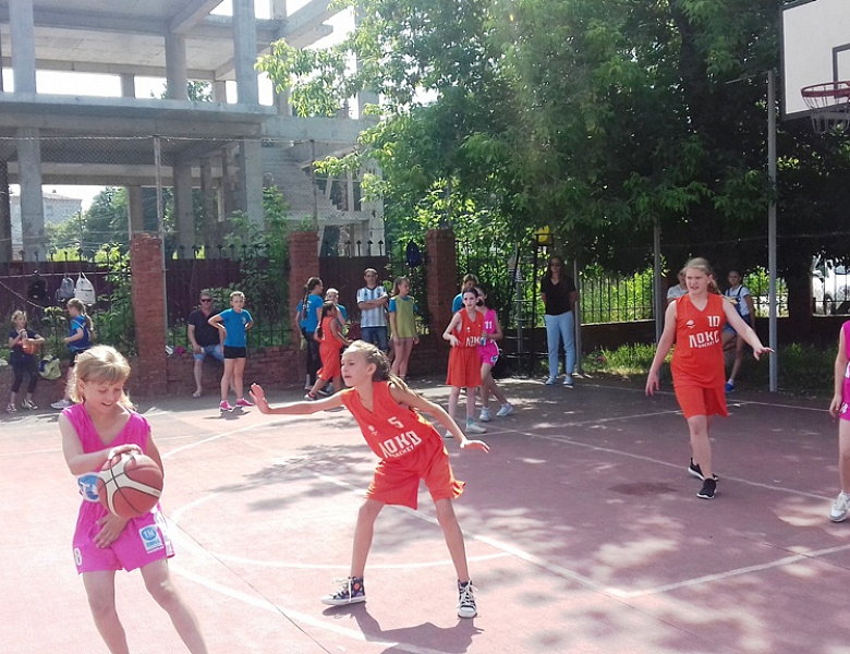 Стартовали губернаторские турниры по уличному баскетболу и футболу