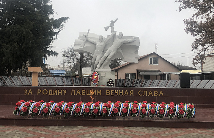 Отреставрирован памятник землякам, погибшим в годы гражданской и Великой Отечественной войн