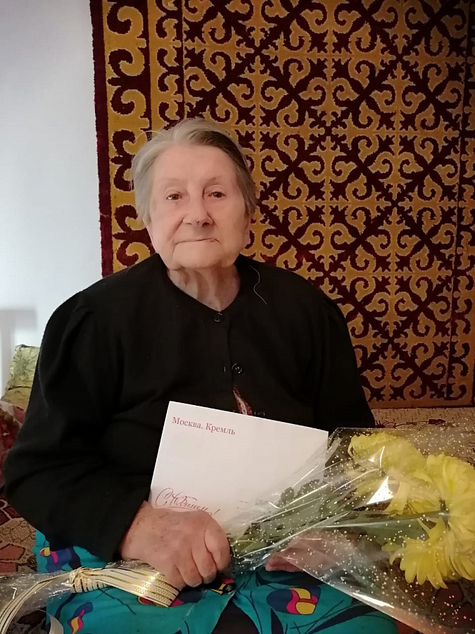 Ветеран ВОВ и труженик тыла Валентина Павловна Кухтинова празднует 90 день рождения