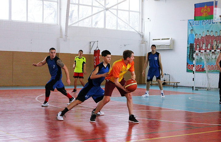 Команда из Усть-Лабинска заняла первое место в Чемпионате по баскетболу