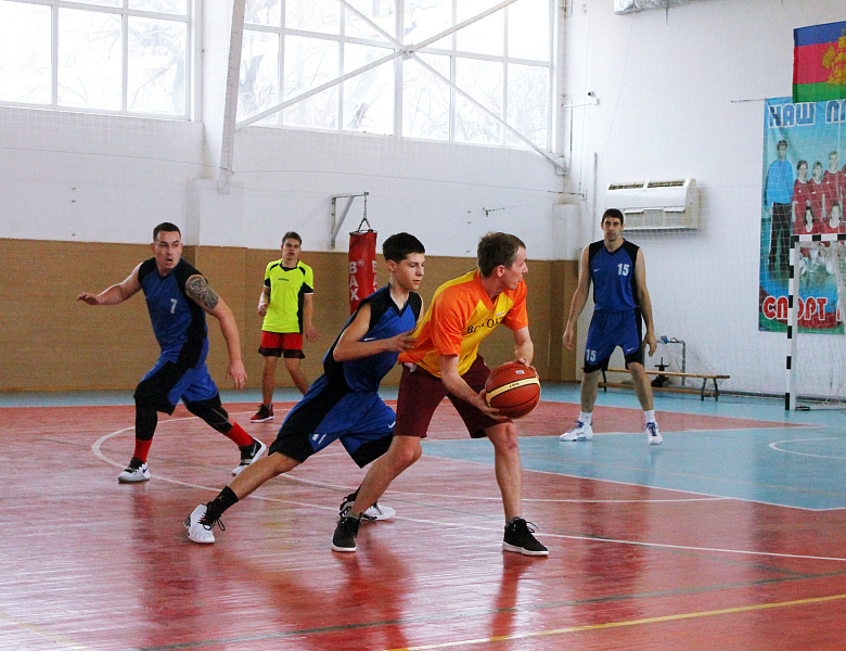 Команда из Усть-Лабинска заняла первое место в Чемпионате по баскетболу