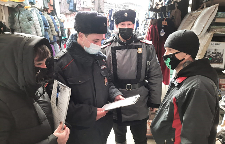 В Усть-Лабинске продолжаются рейды по соблюдению масочного режима