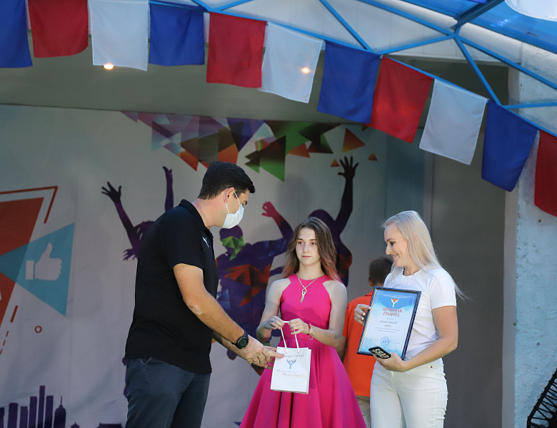 Глава города Усть-Лабинска Станислав Гайнюченко поздравил молодежь с праздником