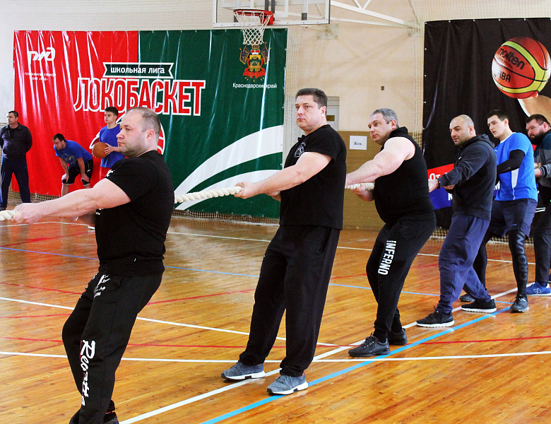 Чемпионат по перетягиванию каната прошёл в Усть-Лабинске