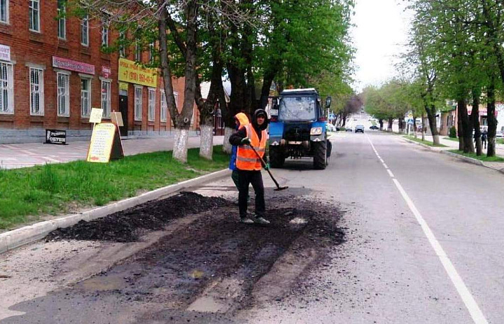 Начался ямочный ремонт дорог