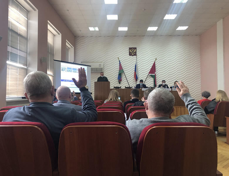 В здании администрации прошла очередная сессия Совета депутатов